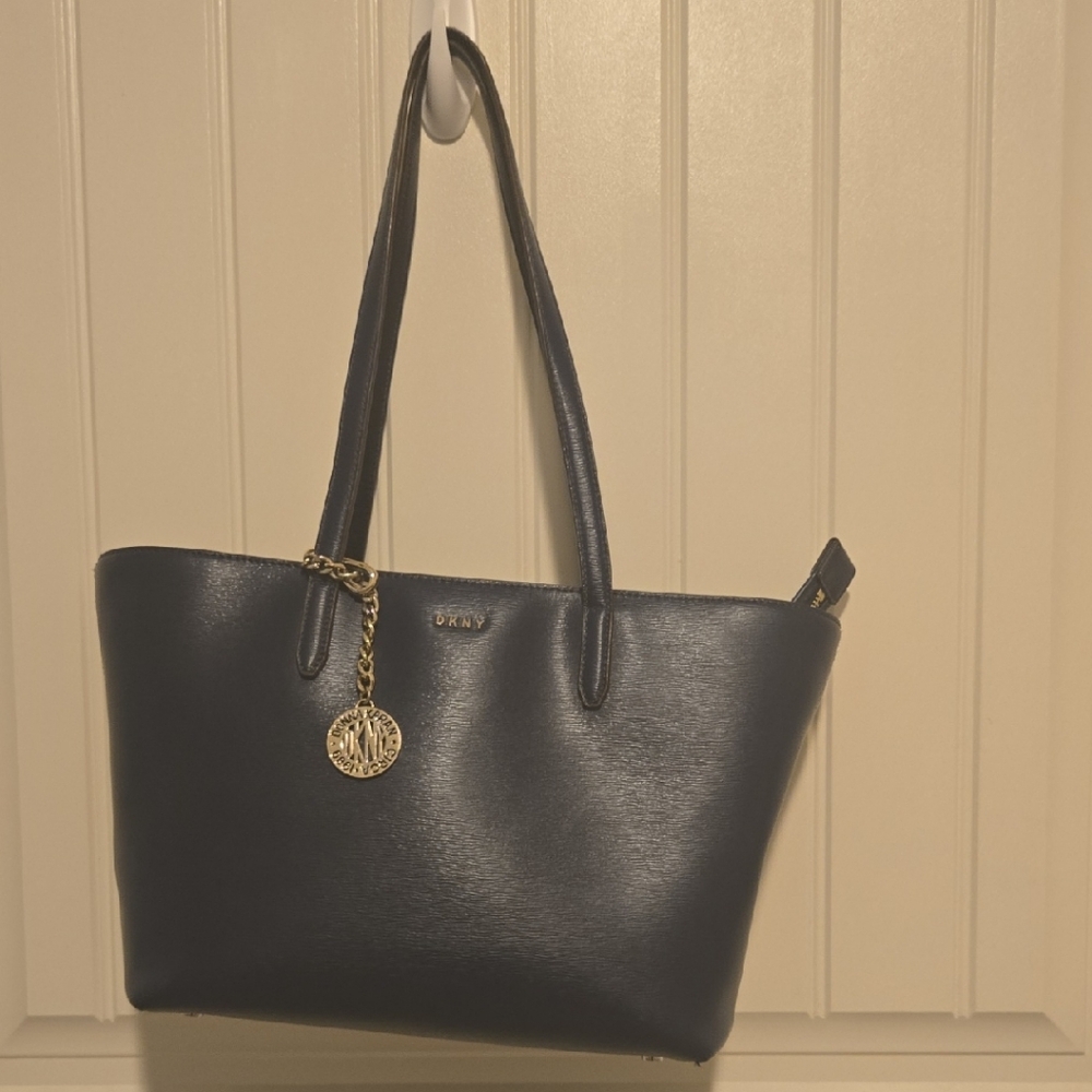 DKNY Bryant Medium Zippered Tote Bag